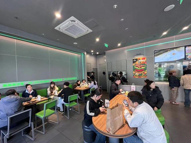 扩张区域餐饮“疯狂”的多品牌实验开元棋牌创始人欠了2亿却还在拼命(图9)