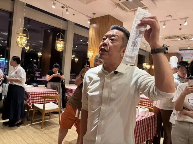 小时却说“恶心”明天起全国所有门店上线“罗永浩菜单”开元棋牌西贝创始人：罗永浩方结账时攒了会员积分走后一(图5)