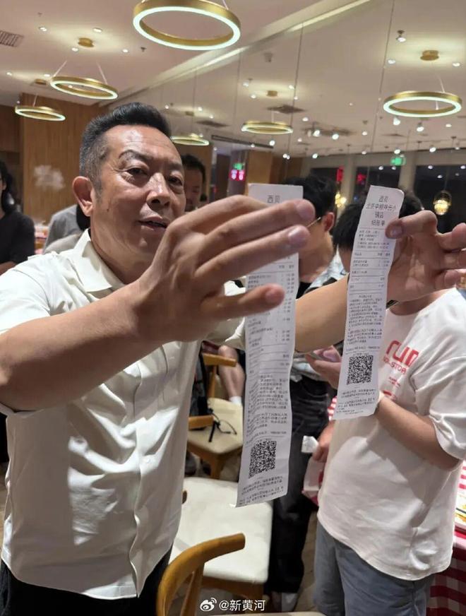小时却说“恶心”明天起全国所有门店上线“罗永浩菜单”开元棋牌西贝创始人：罗永浩方结账时攒了会员积分走后一(图3)